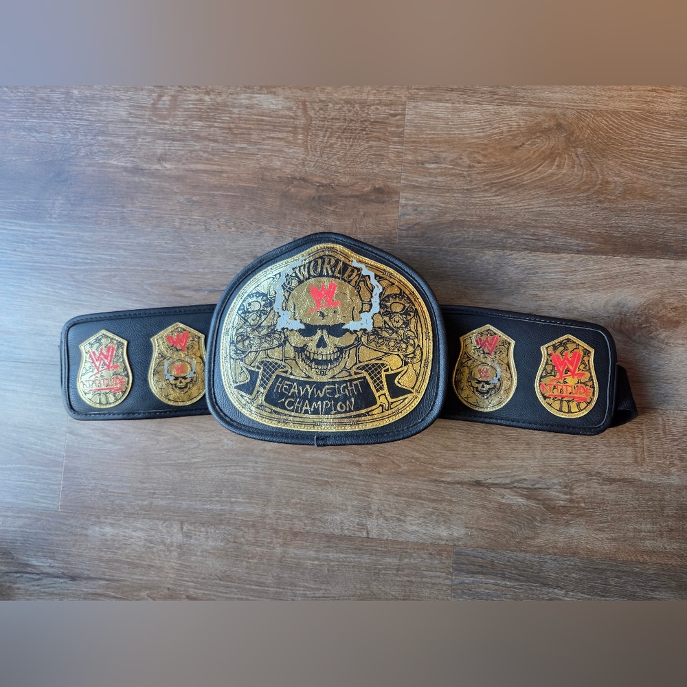 WWE "Stone Cold" Steve Austin Smoking Skull Championship Fanny Pack x Igloo